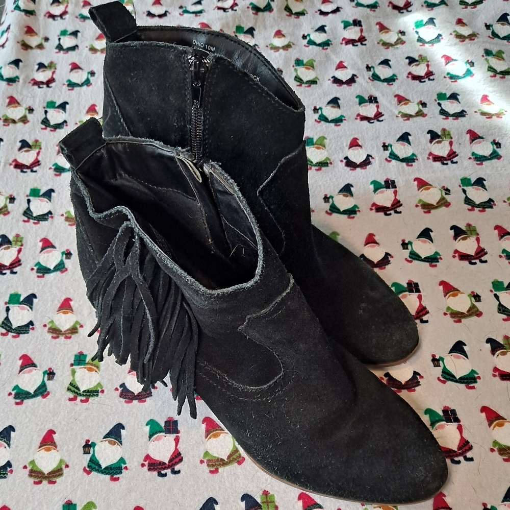 Stylish distressed black suede Steve Madden fringe booties, 10 - Picture 4 of 12